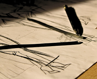 Esquisse couture mettant en lumière la précision du savoir-faire